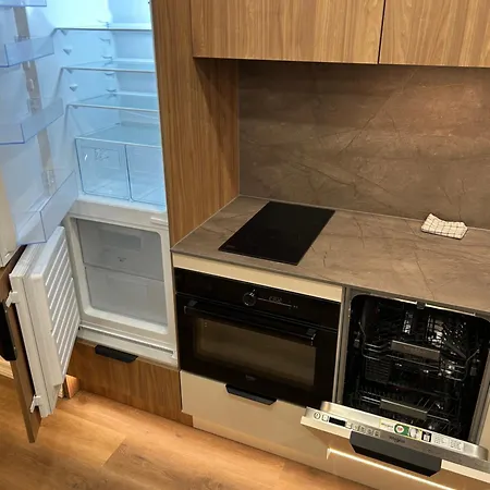 Апартаменты Private New Next To Telliskivi Area Таллин